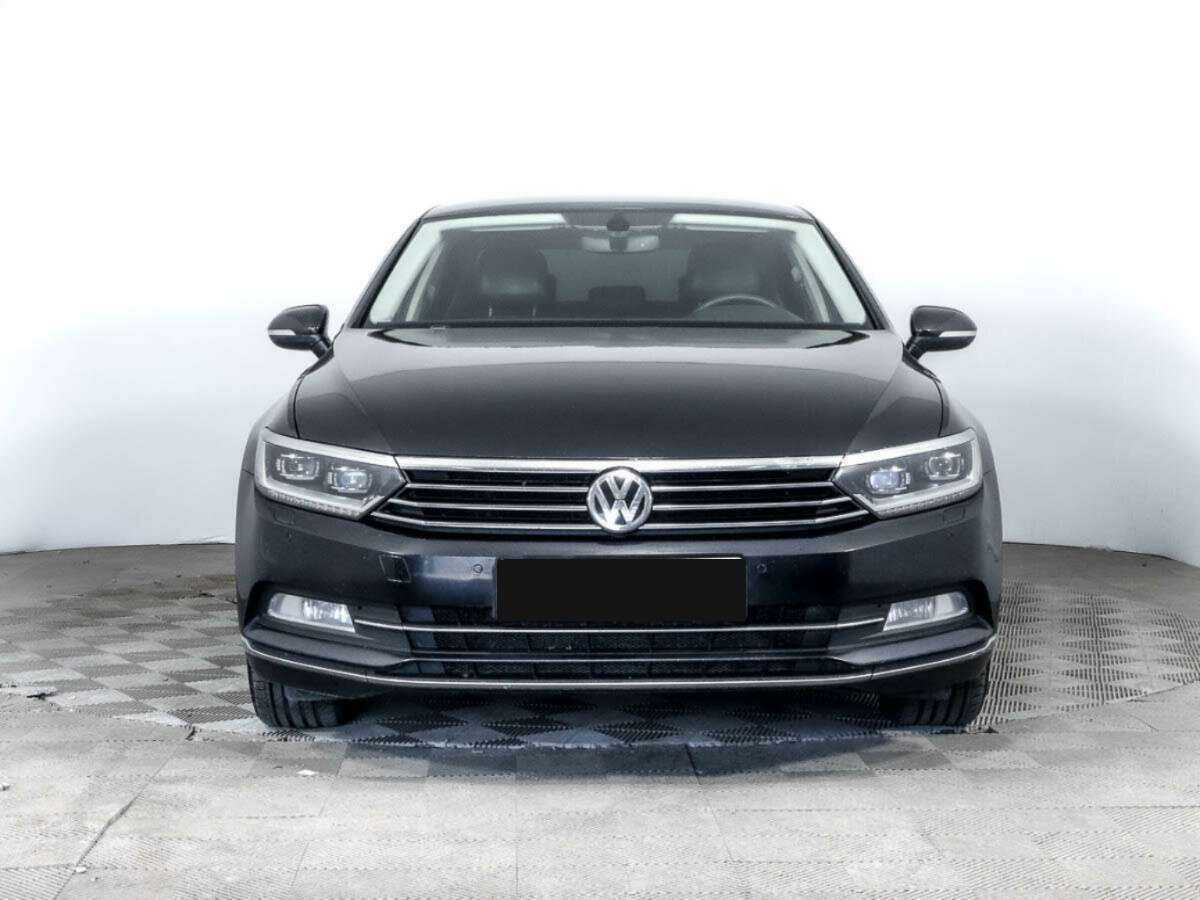 Купить Volkswagen Passat, 2017, 181 000 км, фото №2