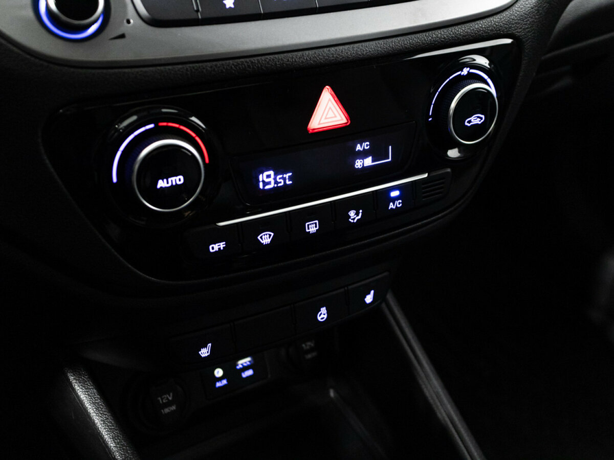 Купить Hyundai Solaris II, 2018, 52 475 км, фото №15