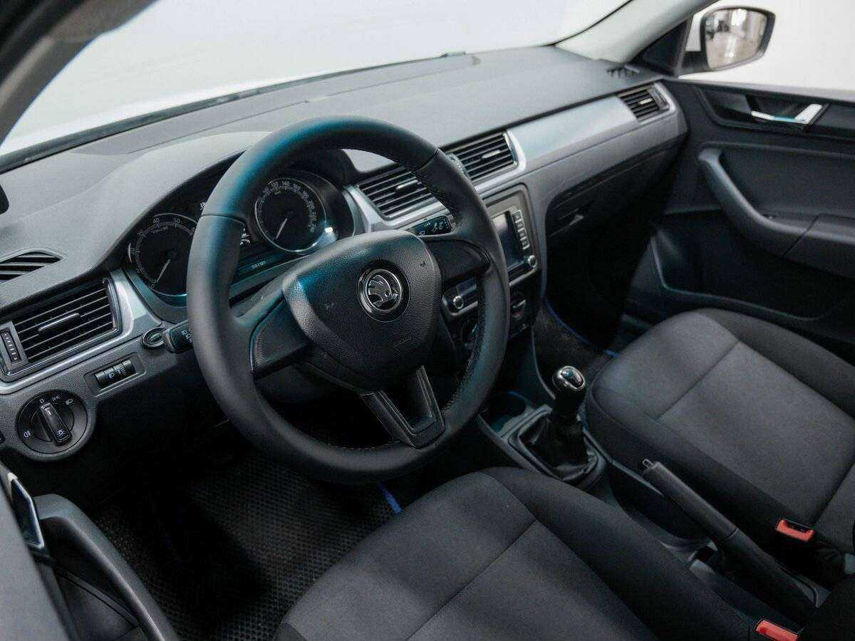 Купить Skoda Rapid, 2017, 157 992 км, фото №17