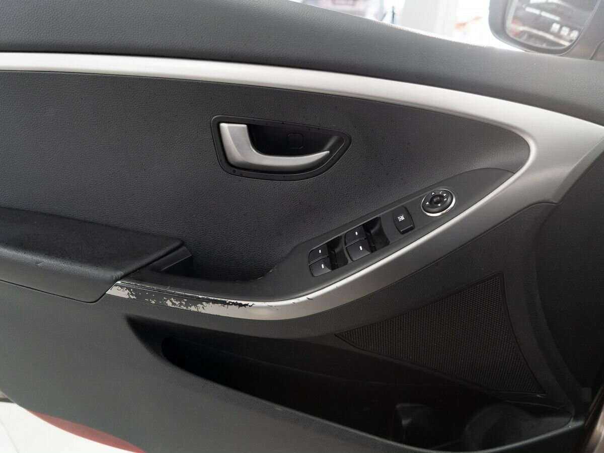 Купить Hyundai i30, 2013, 220 000 км, фото №15