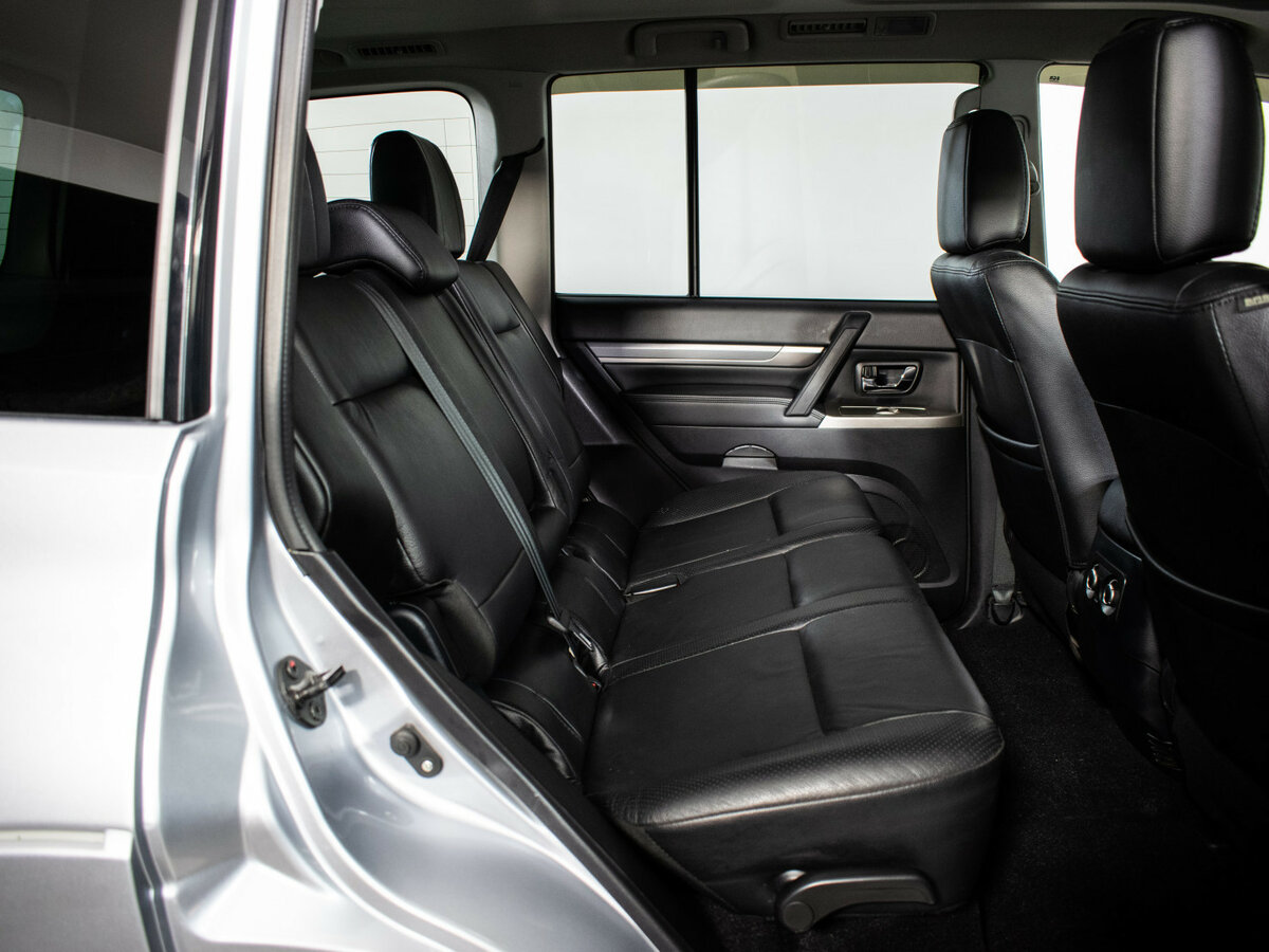 Купить Mitsubishi Pajero IV Рестайлинг 1, 2012, 68 550 км, фото №9