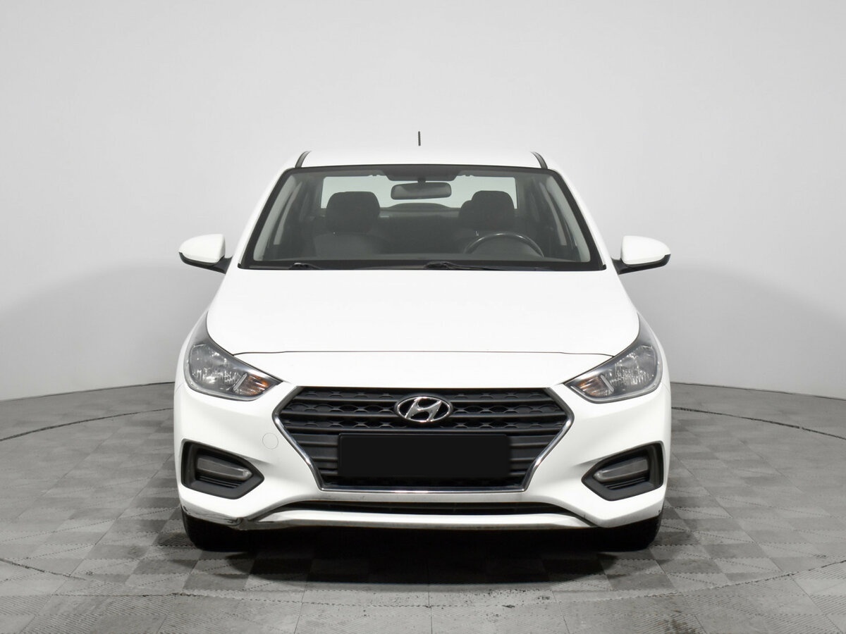 Купить Hyundai Solaris II, 2018, 217 406 км, фото №2