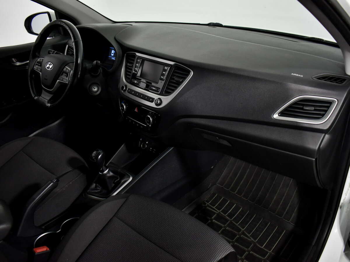 Купить Hyundai Solaris II, 2018, 217 406 км, фото №12