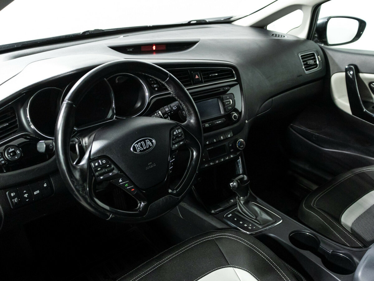 Купить Kia Ceed II Рестайлинг, 2015, 86 504 км, фото №11