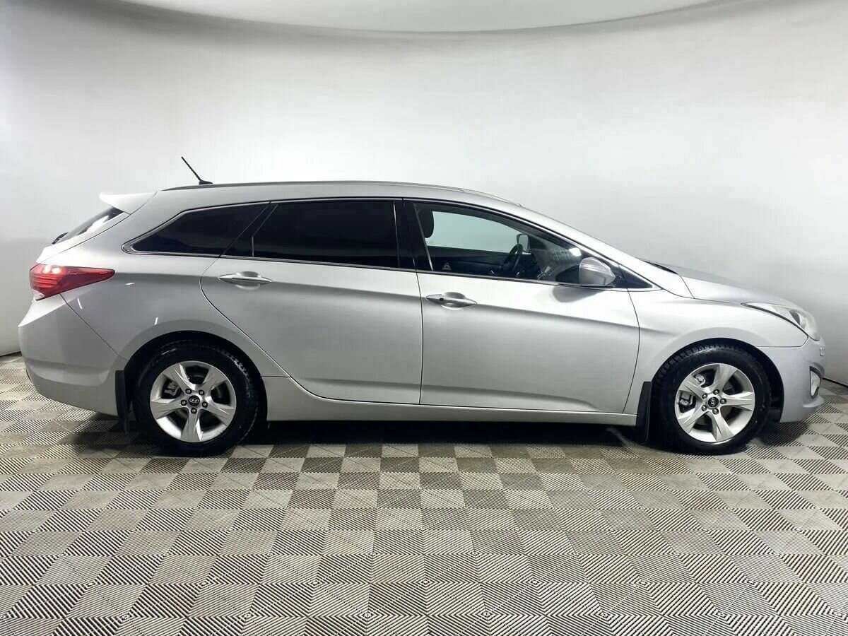 Купить Hyundai i40, 2013, 180 000 км, фото №2