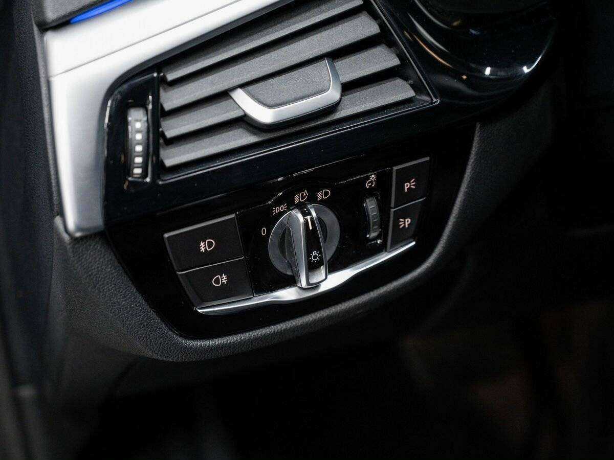 Купить BMW 5 серии 520d, 2017, 193 321 км, фото №18