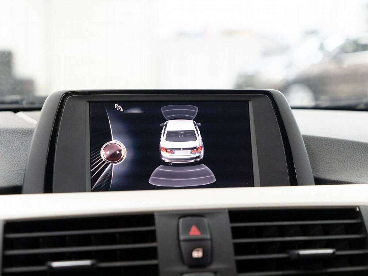 Купить BMW 3 серии 318i, 2015, 119 000 км, фото №10