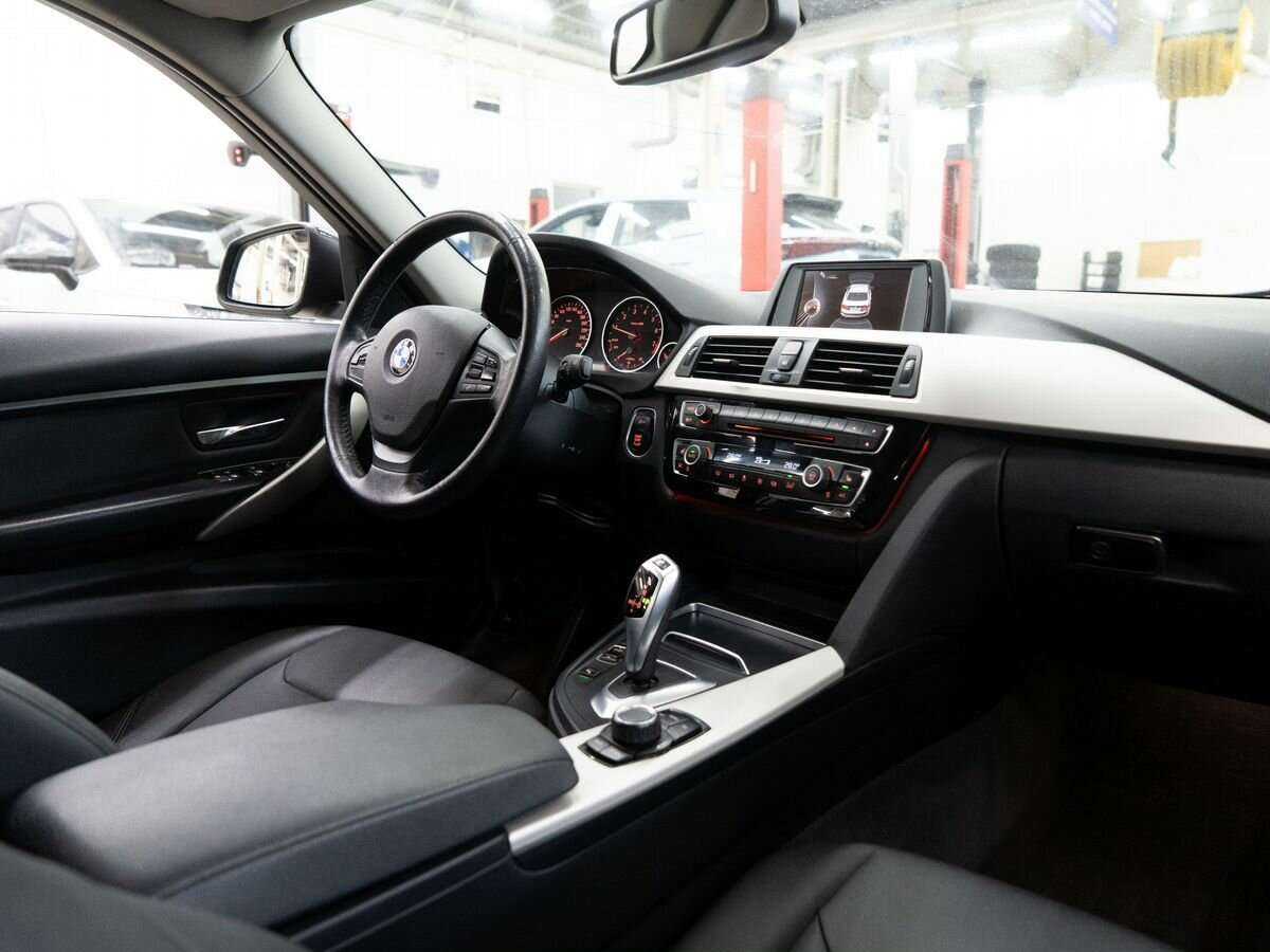 Купить BMW 3 серии 318i, 2015, 119 000 км, фото №17