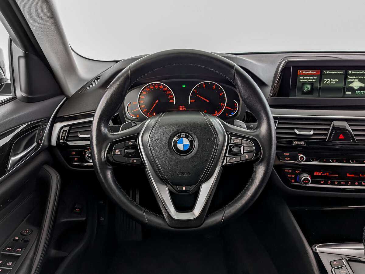 Купить BMW 5 серии 520d, 2018, 266 277 км, фото №16