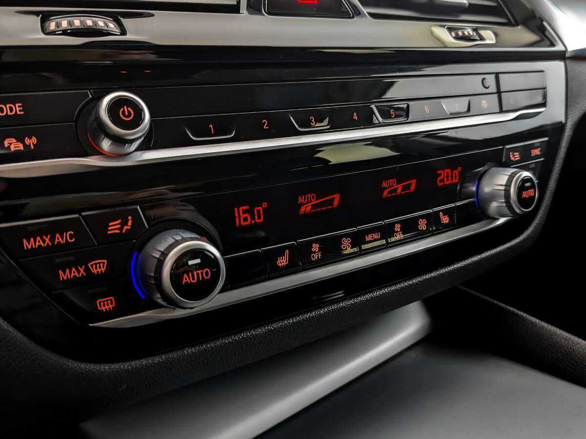 Купить BMW 5 серии 520i, 2018, 210 758 км, фото №21