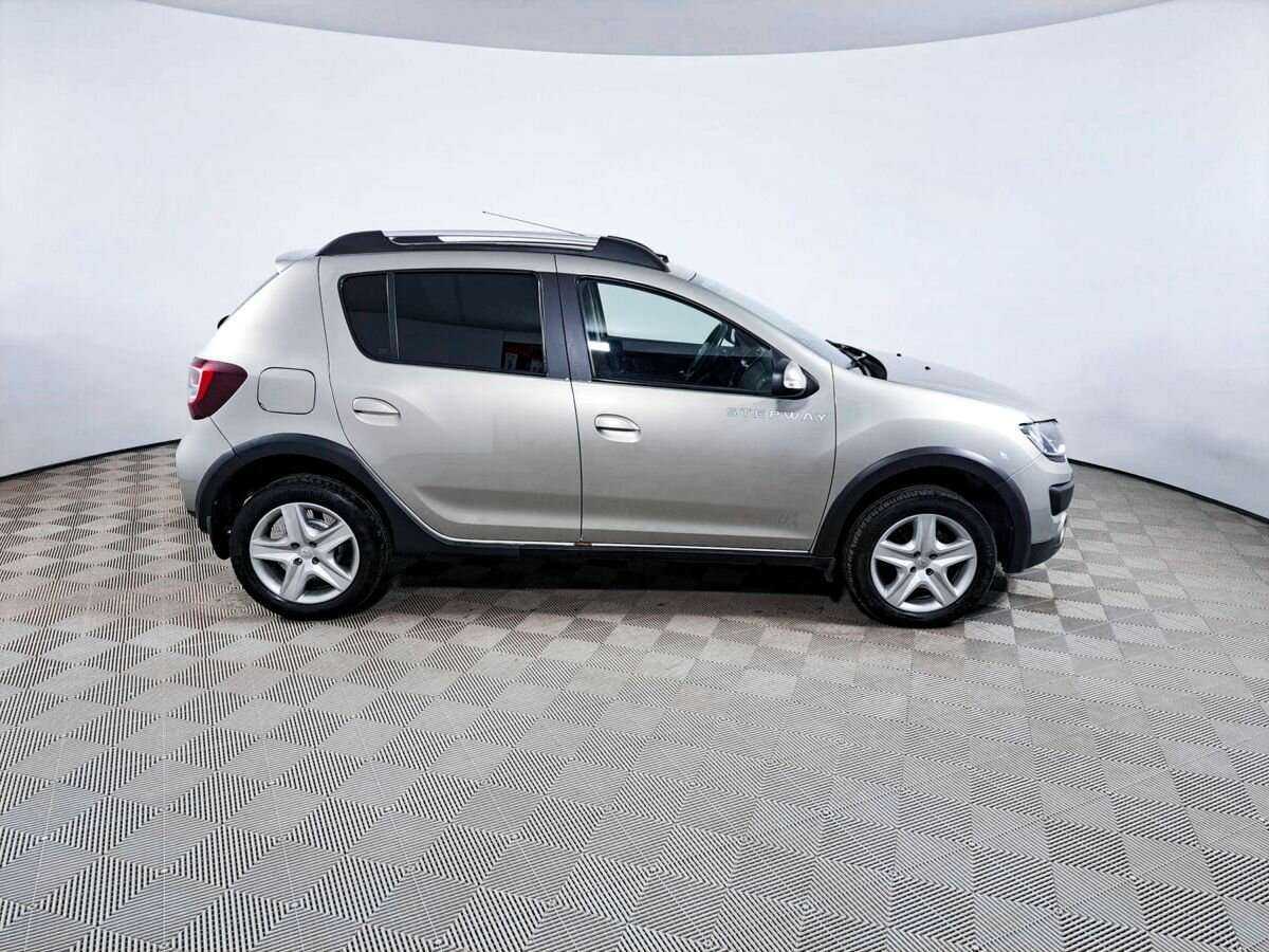 Купить Renault Sandero Stepway, 2017, 73 000 км, фото №4