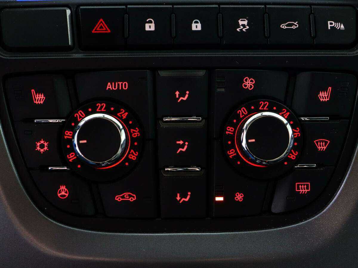 Купить Opel Astra GTC, 2013, 122 411 км, фото №20