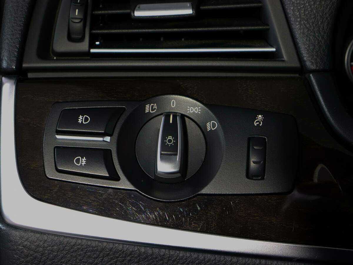 Купить BMW 5 серии 530d xDrive, 2015, 159 870 км, фото №16