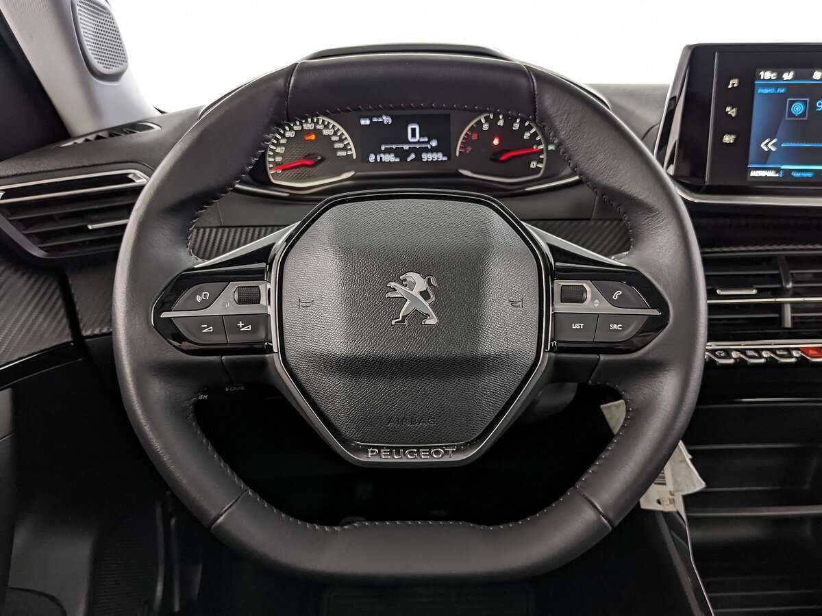 Купить Peugeot 2008, 2021, 21 780 км, фото №18