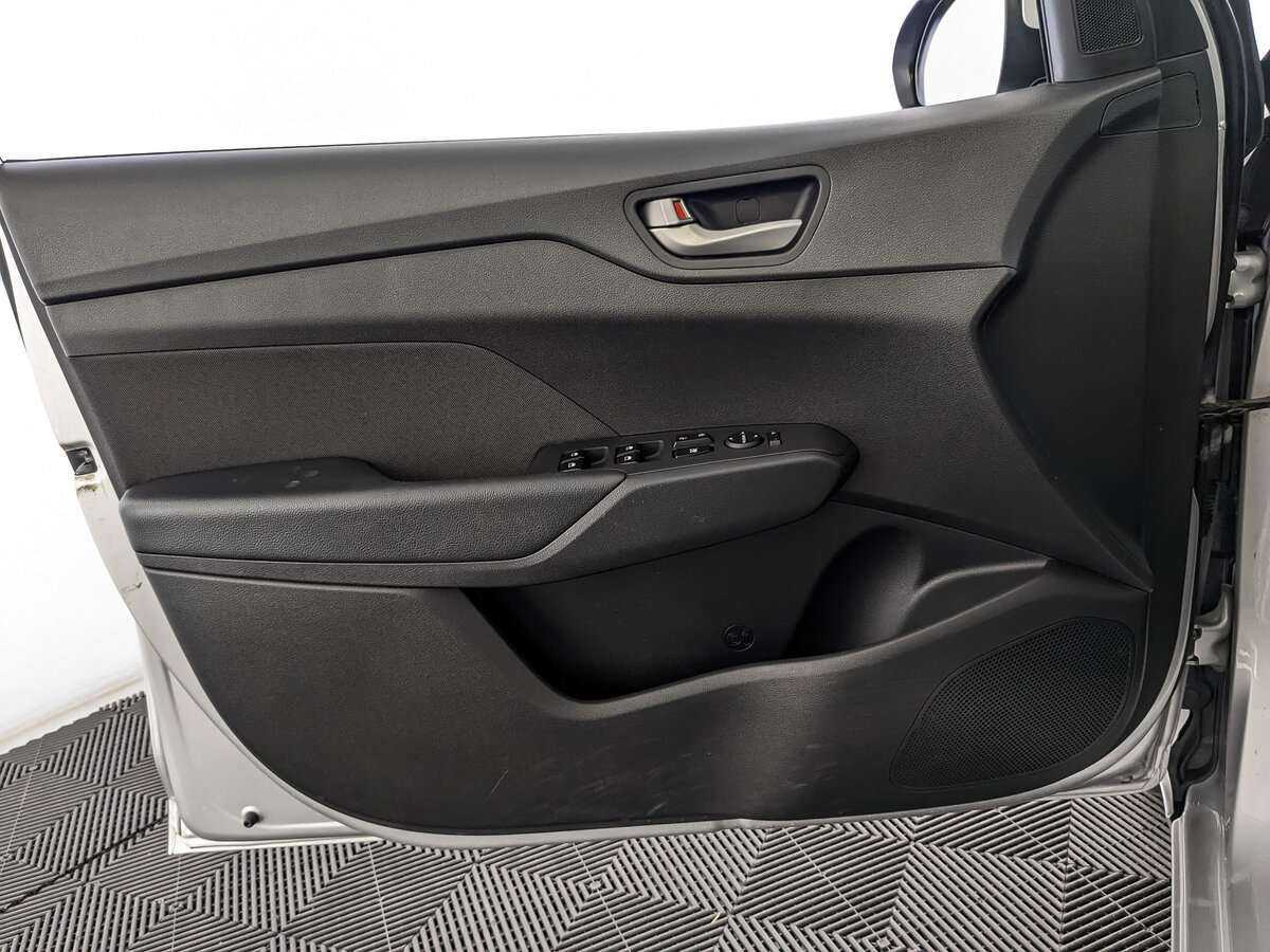 Купить Hyundai Solaris, 2018, 86 879 км, фото №15