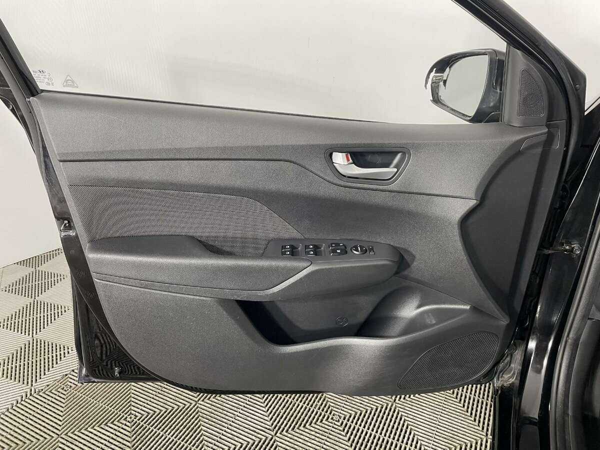 Купить Hyundai Solaris, 2020, 29 000 км, фото №8