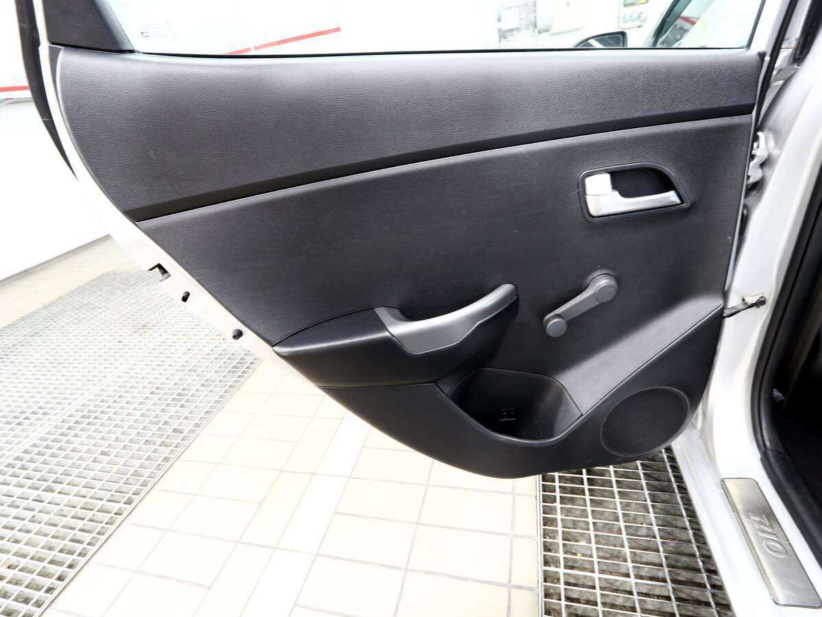 Купить Kia Rio, 2016, 220 000 км, фото №15