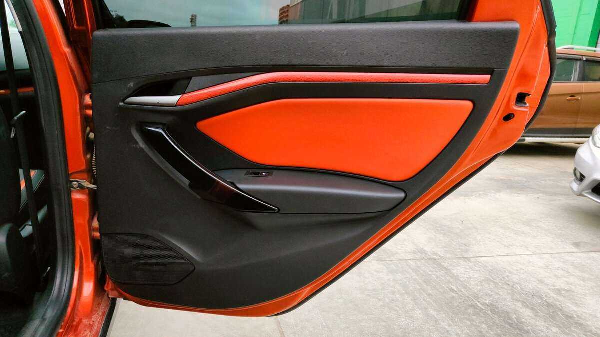 Купить Lada (ВАЗ) Vesta SW Cross, 2019, 87 000 км, фото №18