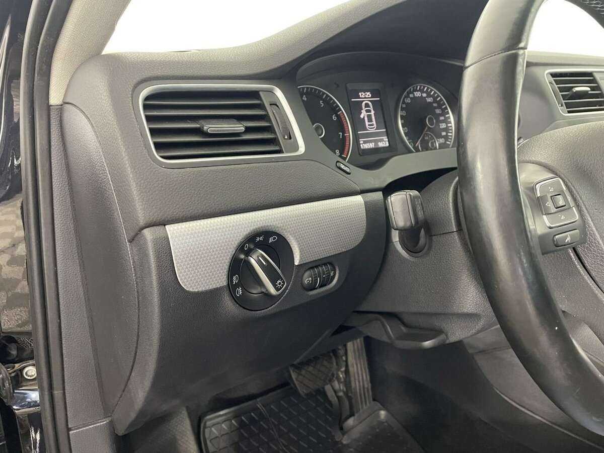 Купить Volkswagen Jetta, 2013, 135 662 км, фото №9