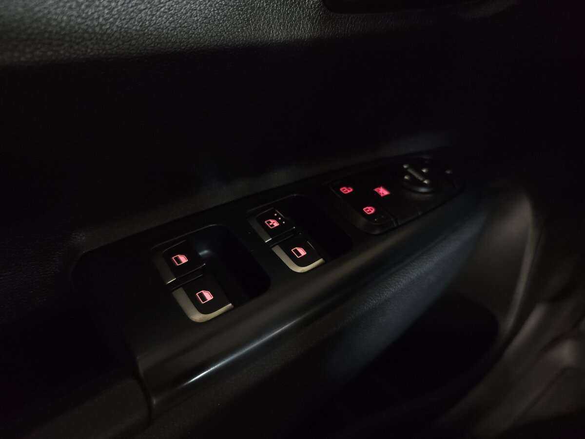 Купить Kia Rio X-Line, 2018, 222 000 км, фото №9