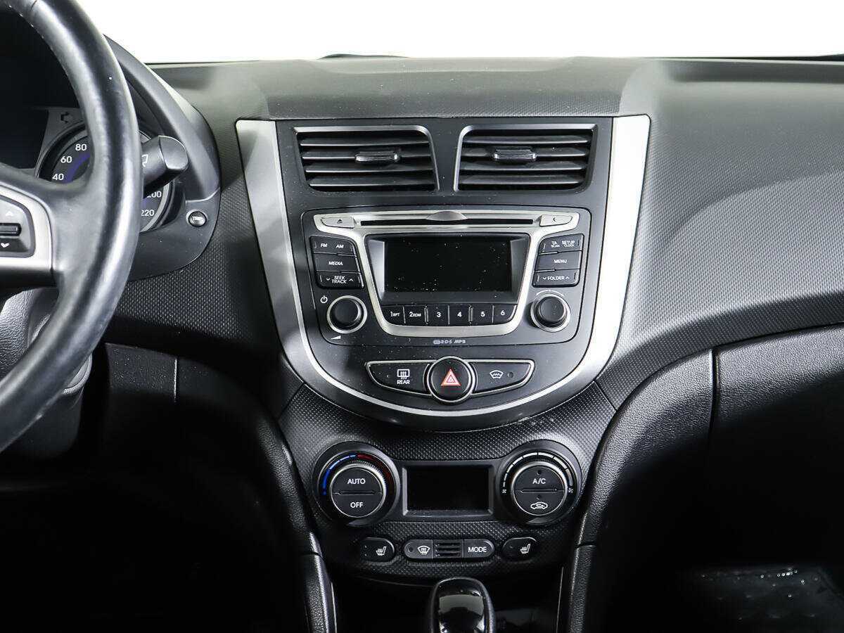 Купить Hyundai Solaris, 2016, 39 014 км, фото №12