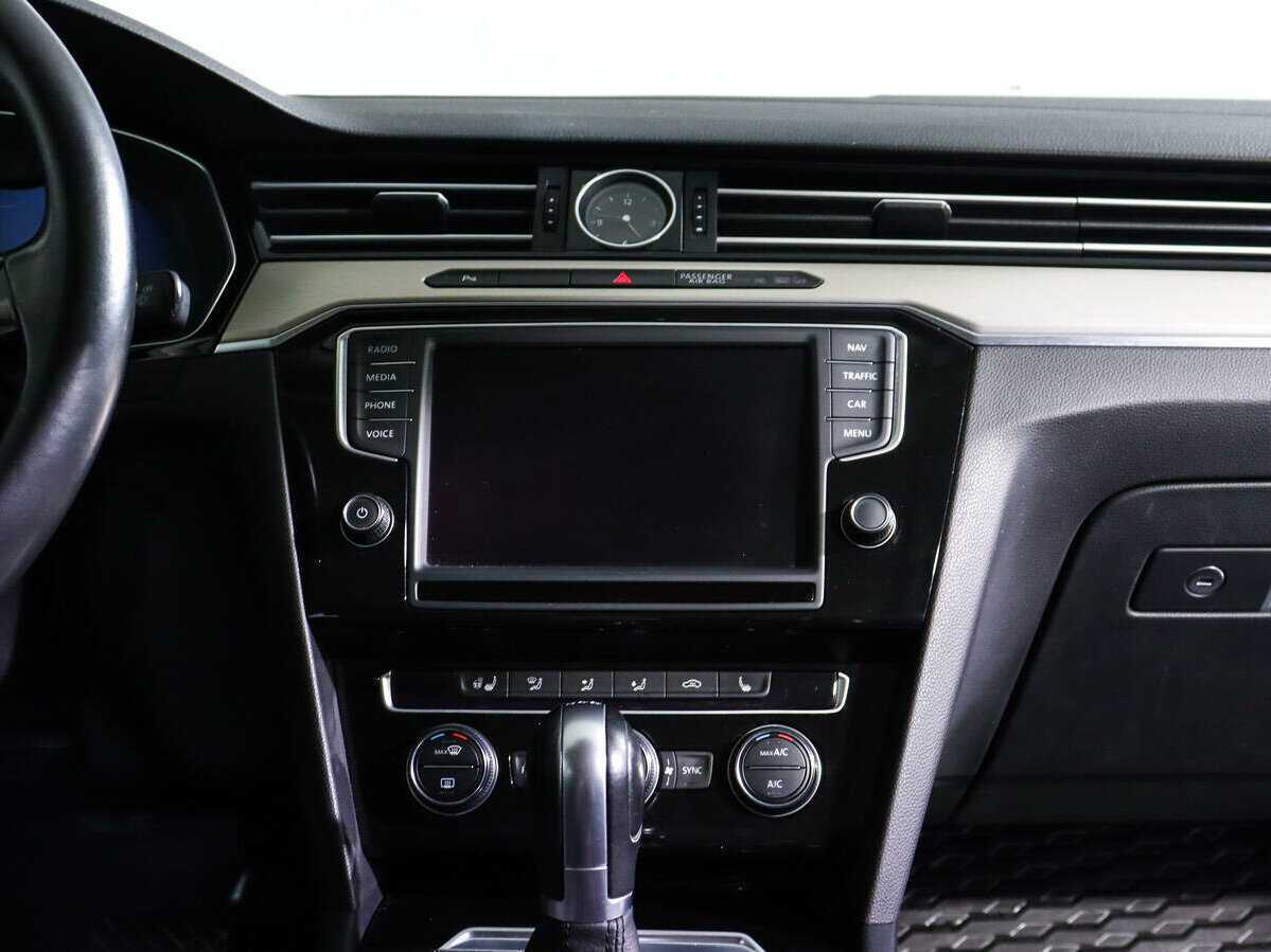 Купить Volkswagen Passat, 2016, 147 000 км, фото №11