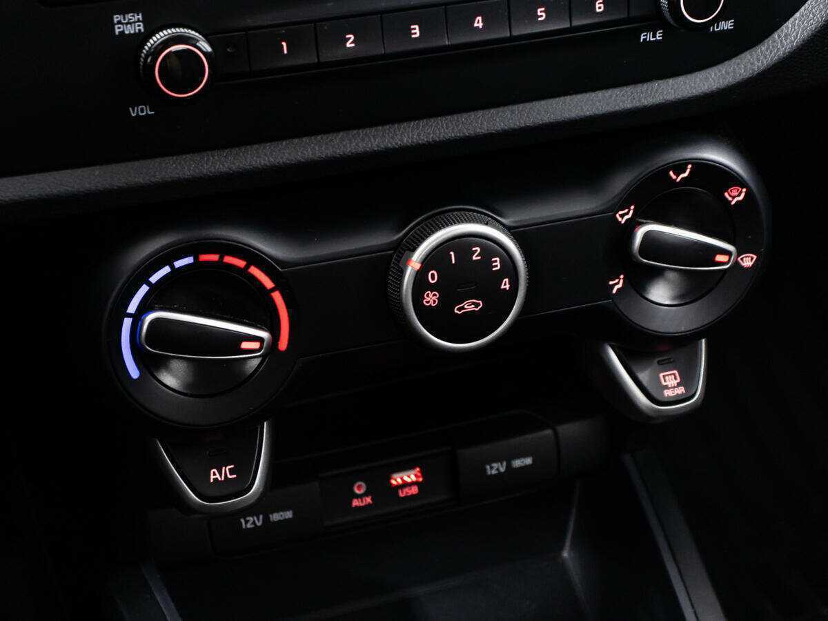 Купить Kia Rio X-Line, 2018, 20 647 км, фото №16