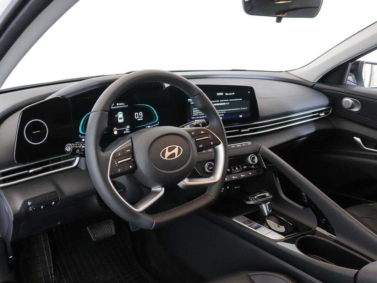 Купить Hyundai Elantra, 2024, 4 502 км, фото №11