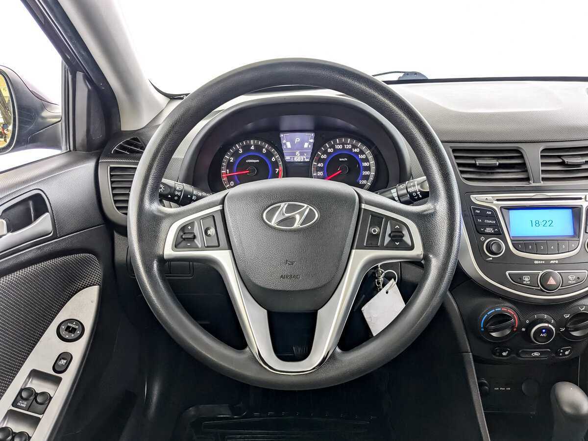 Купить Hyundai Solaris, 2012, 116 845 км, фото №17