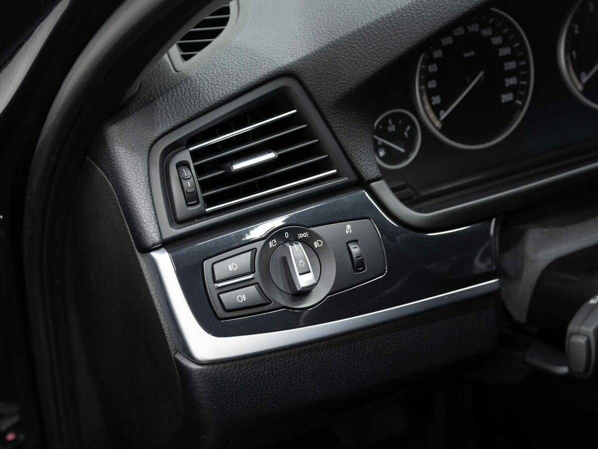 Купить BMW 5 серии 528i xDrive, 2012, 194 204 км, фото №23