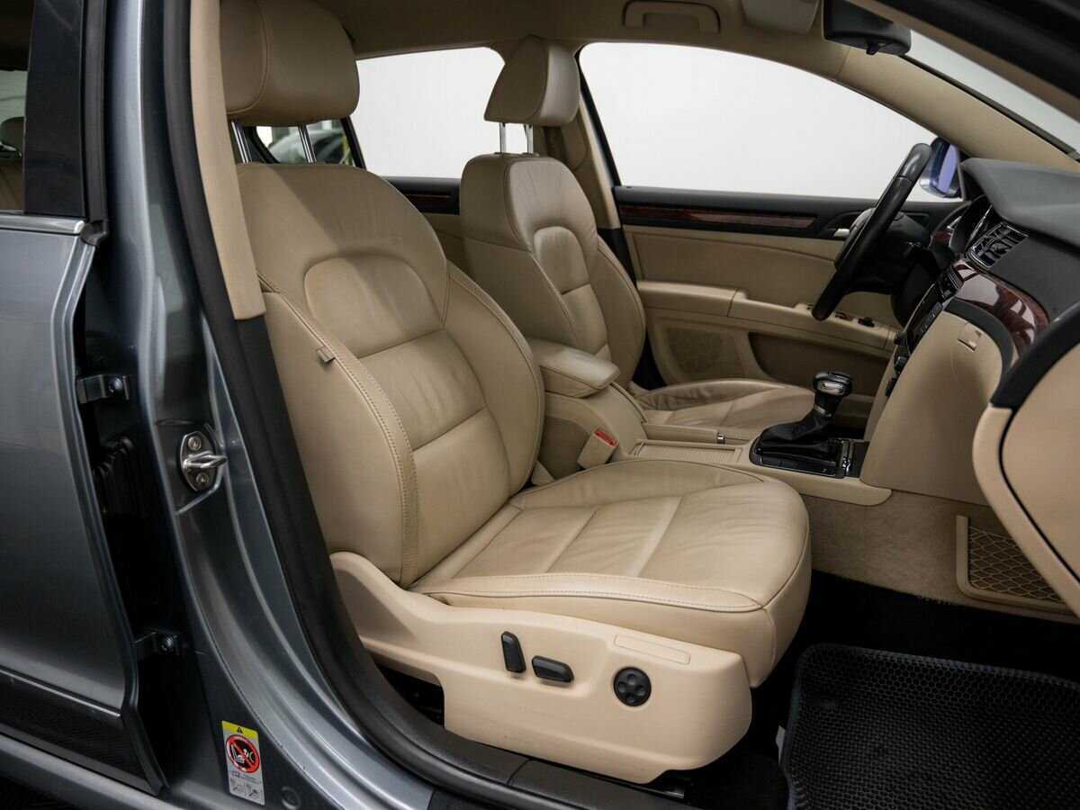 Купить Skoda Superb, 2012, 288 337 км, фото №8