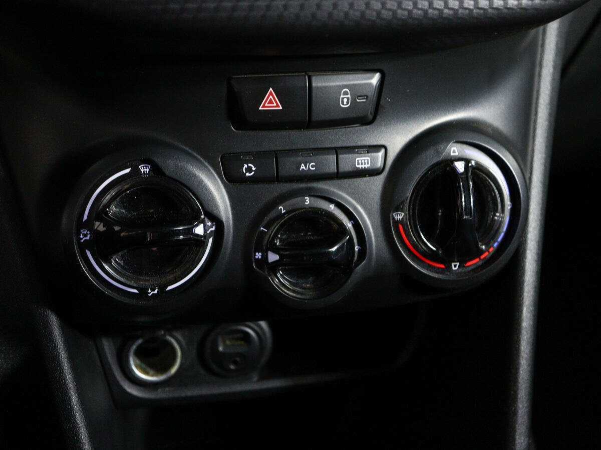 Купить Peugeot 2008, 2014, 192 873 км, фото №17