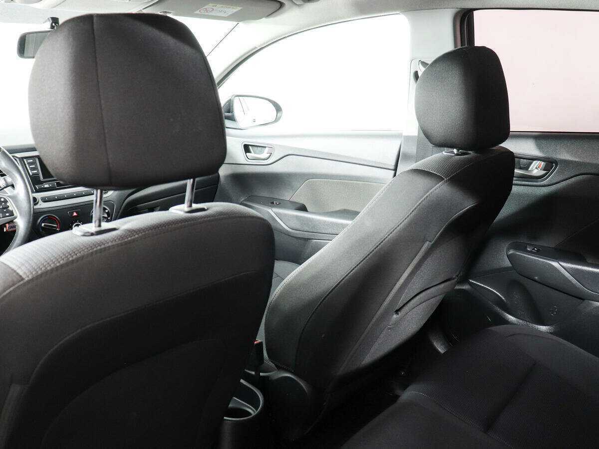 Купить Hyundai Solaris, 2018, 41 963 км, фото №11