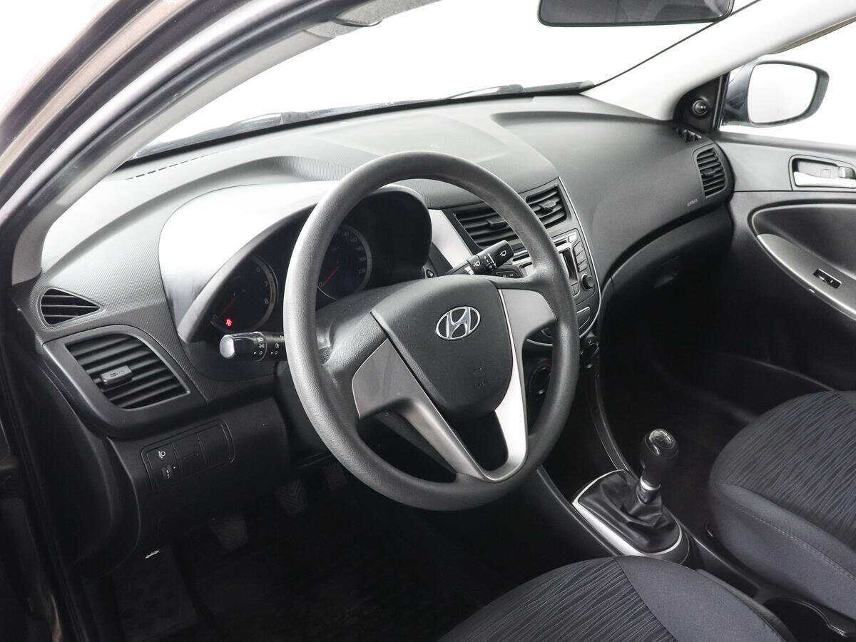 Купить Hyundai Solaris, 2016, 58 861 км, фото №9