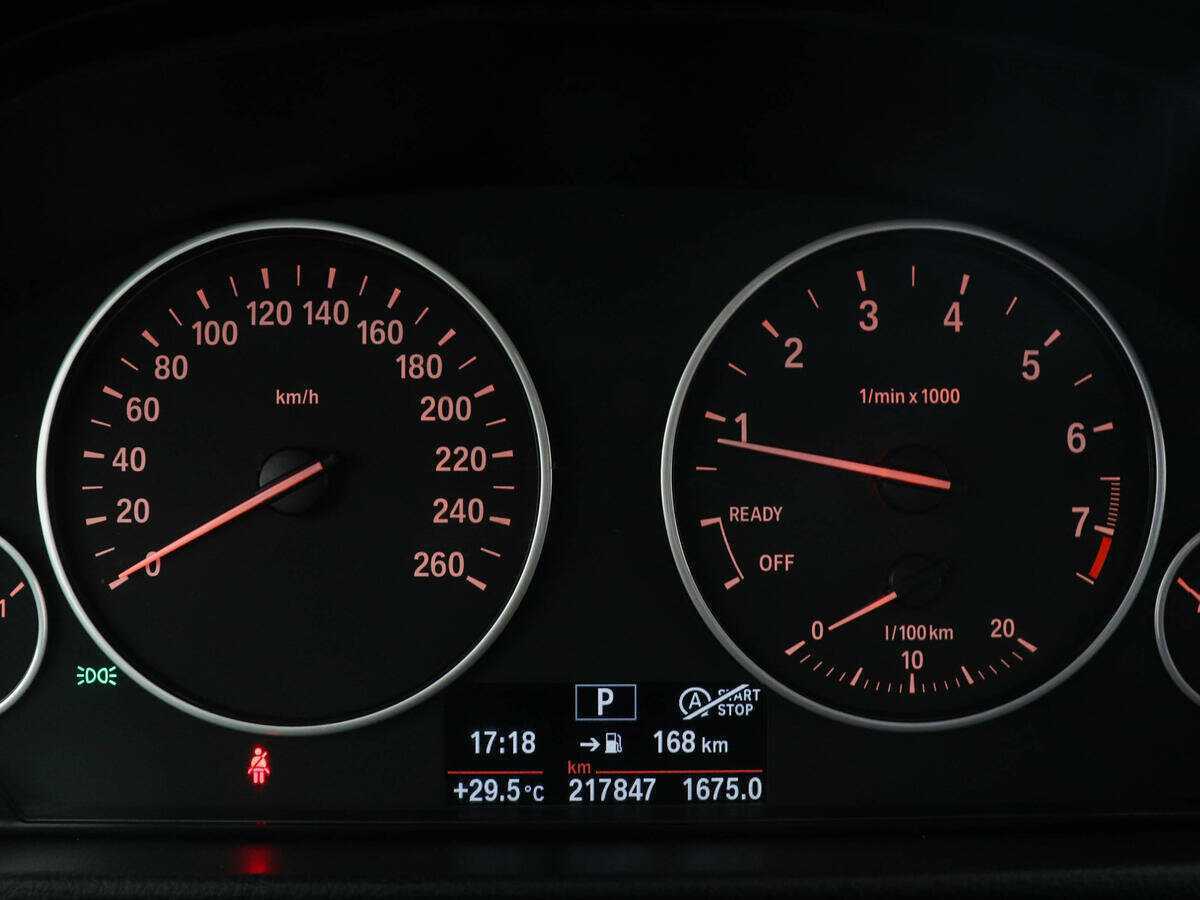 Купить BMW 3 серии 320i, 2013, 217 843 км, фото №13