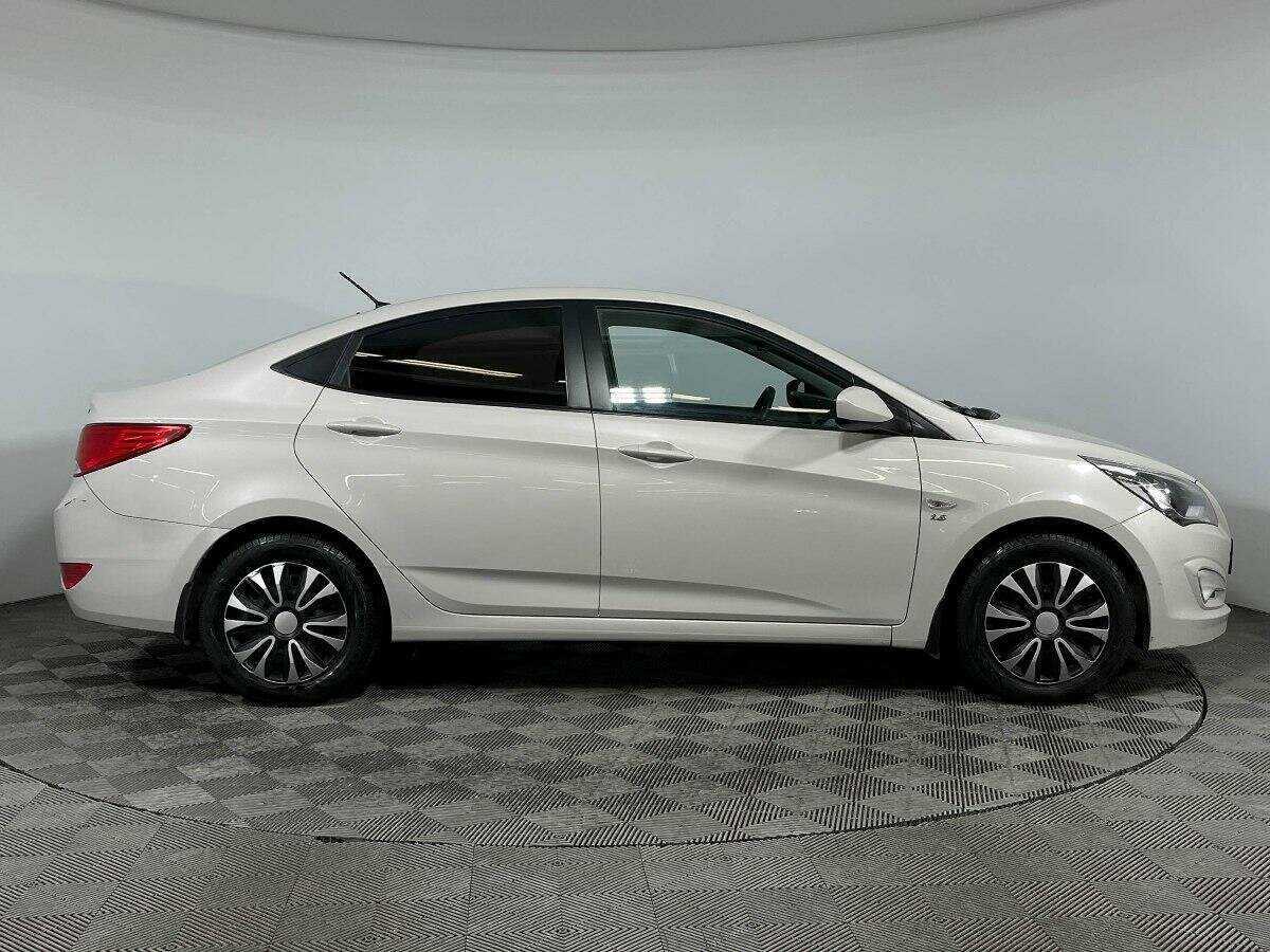 Купить Hyundai Solaris, 2015, 135 450 км, фото №4