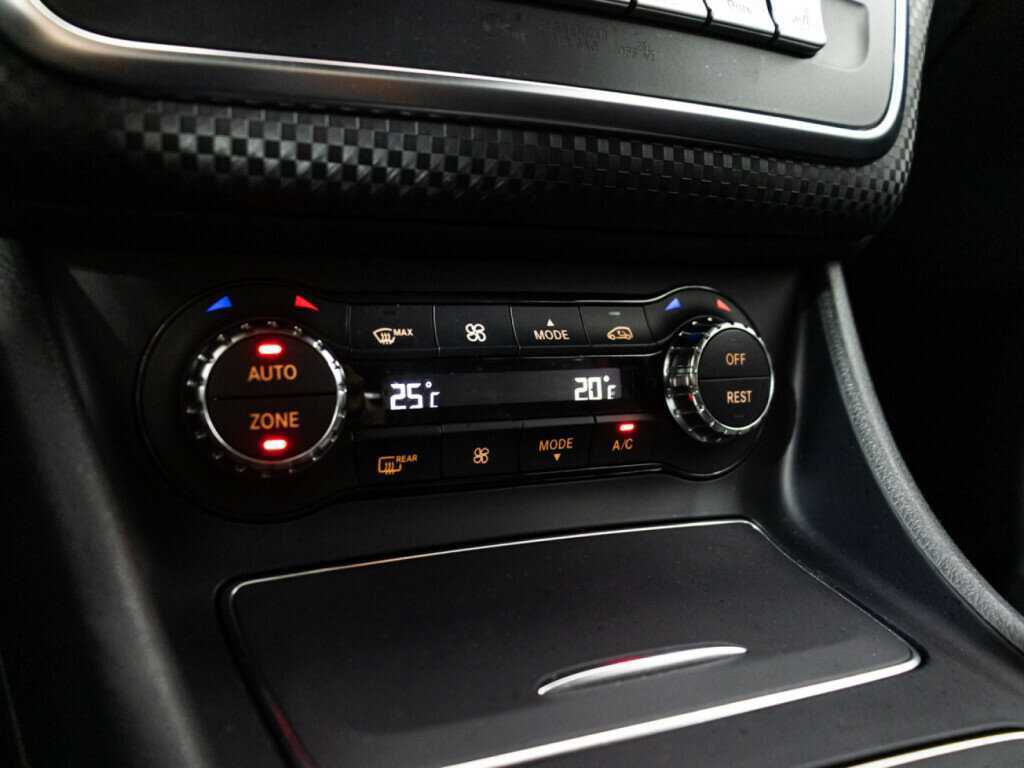 Купить Mercedes-Benz A-Класс 180, 2016, 105 560 км, фото №15