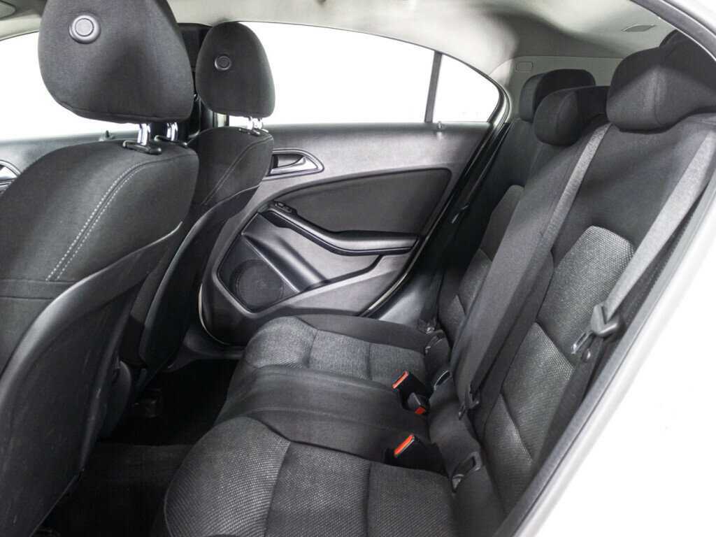 Купить Mercedes-Benz A-Класс 180, 2015, 176 482 км, фото №10