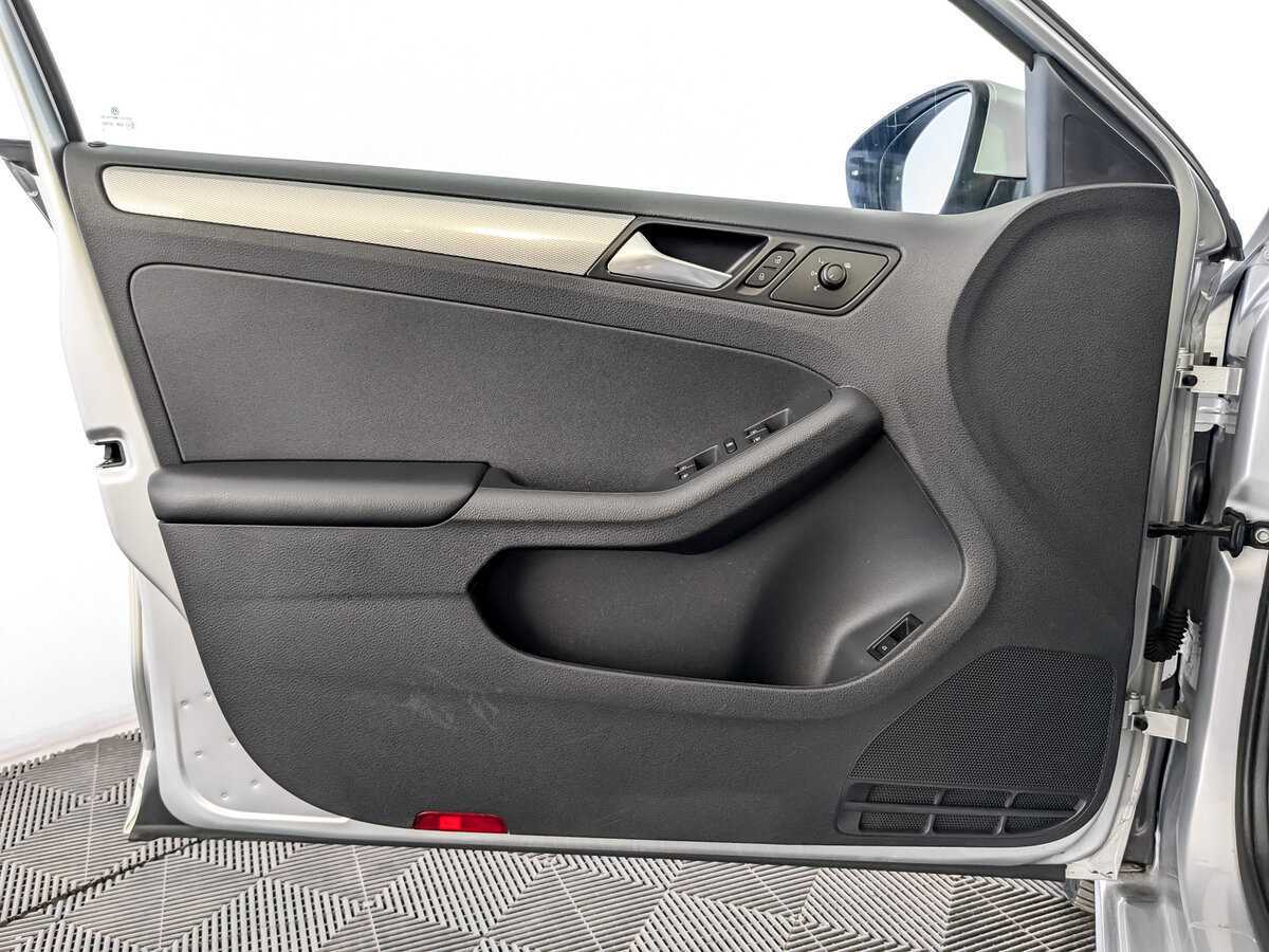 Купить Volkswagen Jetta, 2016, 91 135 км, фото №19