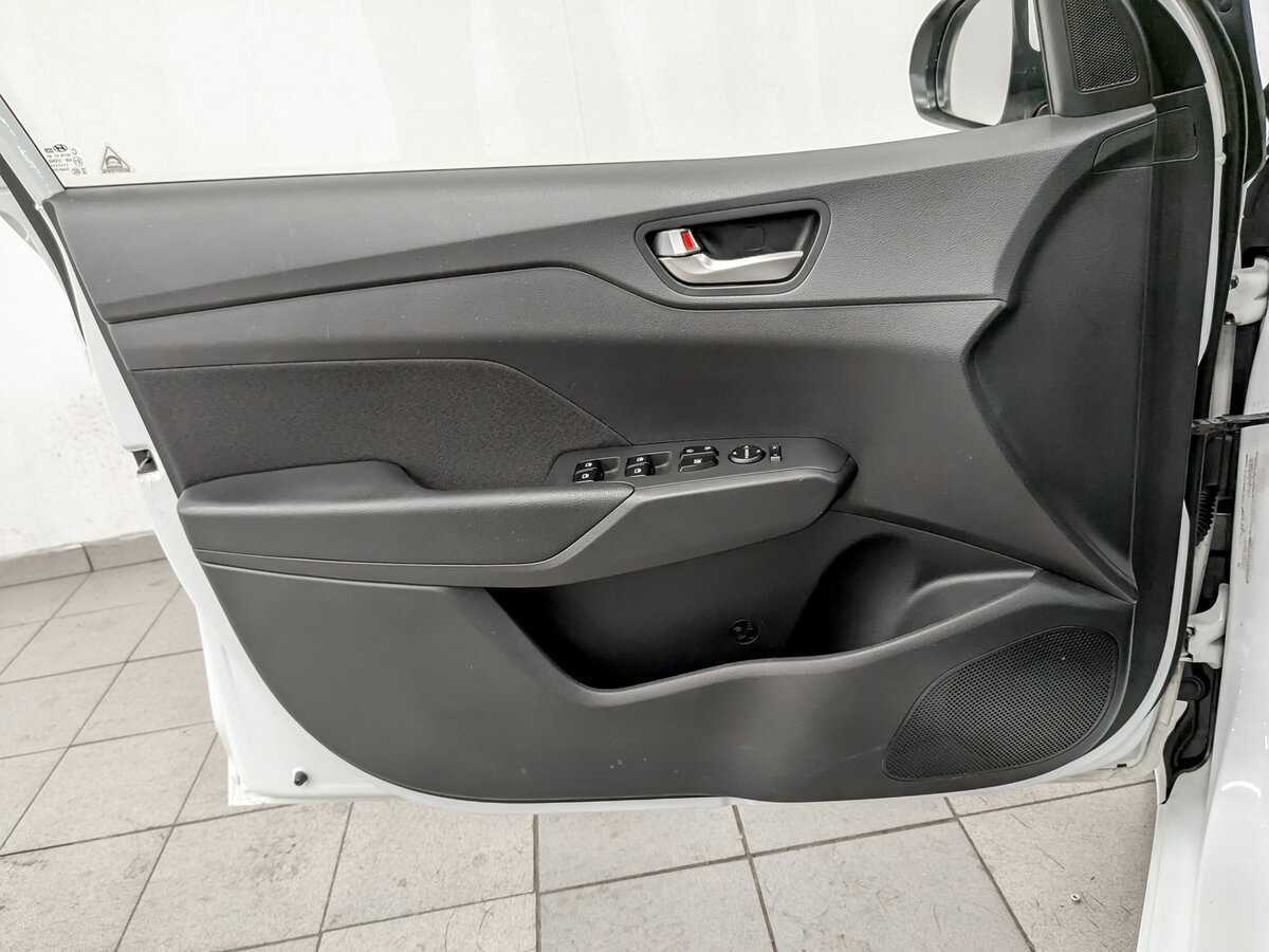 Купить Hyundai Solaris, 2019, 140 722 км, фото №17