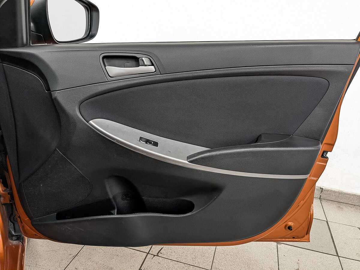 Купить Hyundai Solaris, 2015, 103 640 км, фото №22