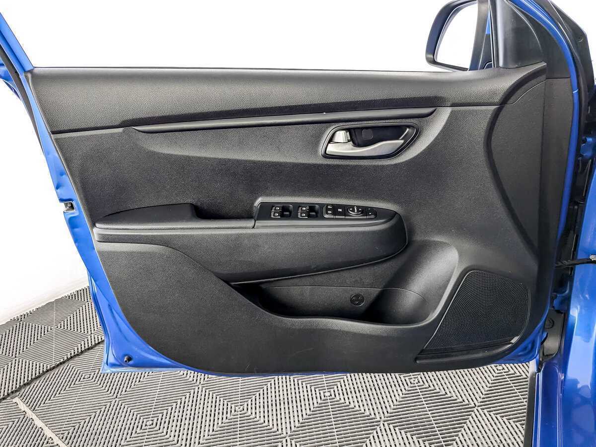 Купить Kia Rio X-Line, 2019, 183 739 км, фото №17