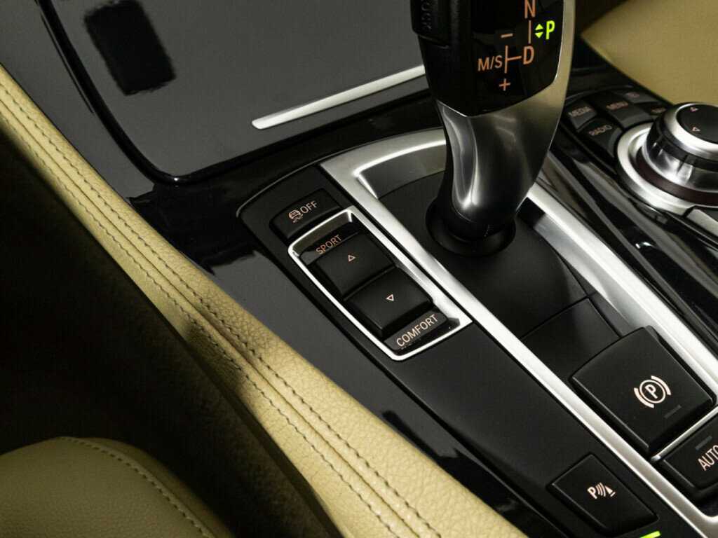 Купить BMW 5 серии 520i, 2014, 124 174 км, фото №20