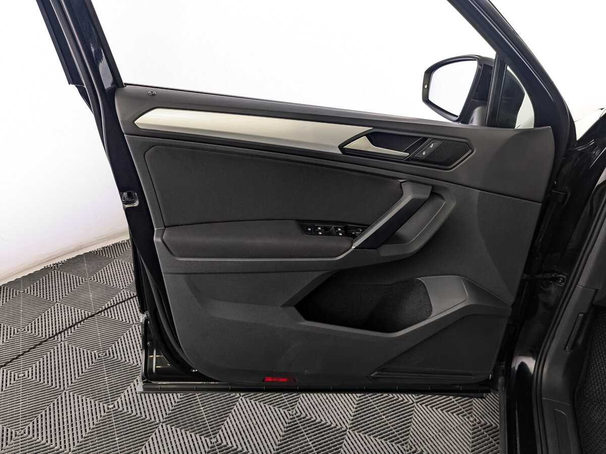 Купить Volkswagen Tiguan, 2021, 131 728 км, фото №19