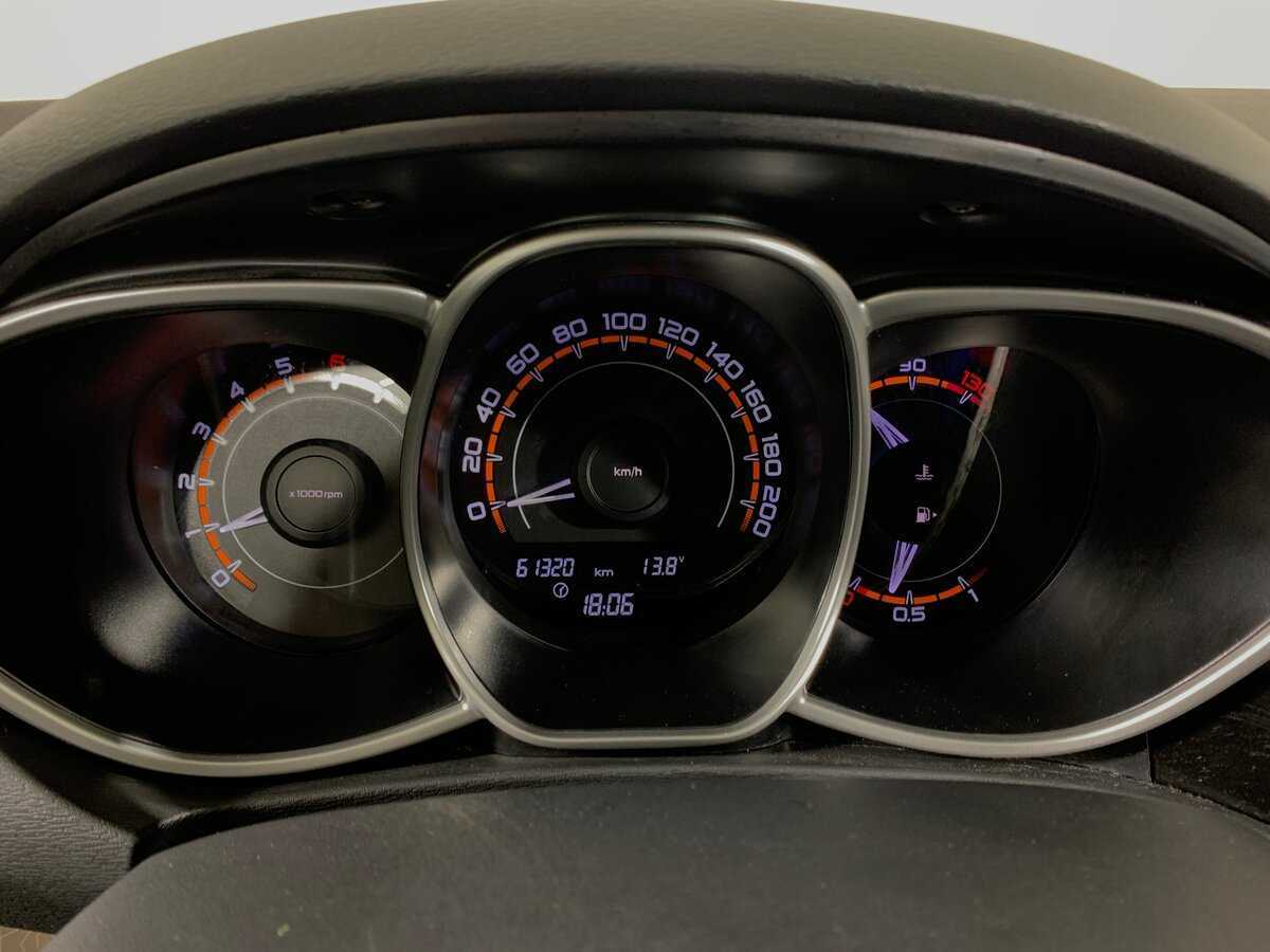 Купить Lada (ВАЗ) Vesta SW, 2018, 61 300 км, фото №15