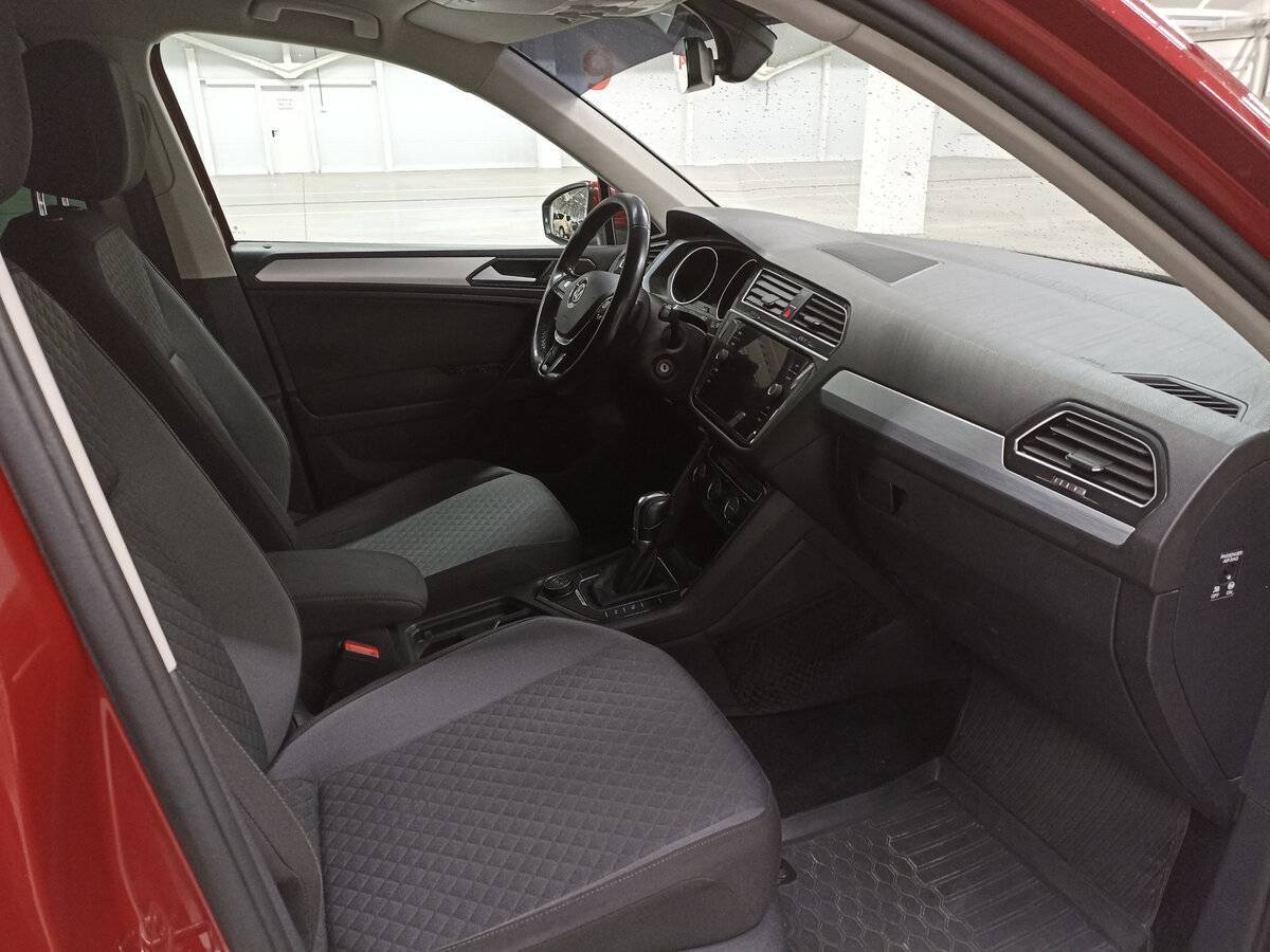 Купить Volkswagen Tiguan, 2018, 182 157 км, фото №11