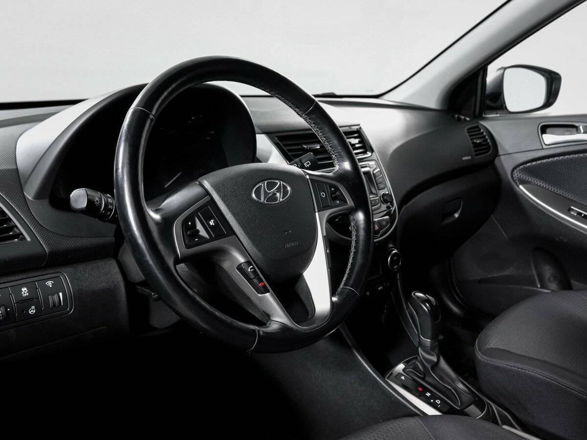 Купить Hyundai Solaris, 2015, 73 940 км, фото №10