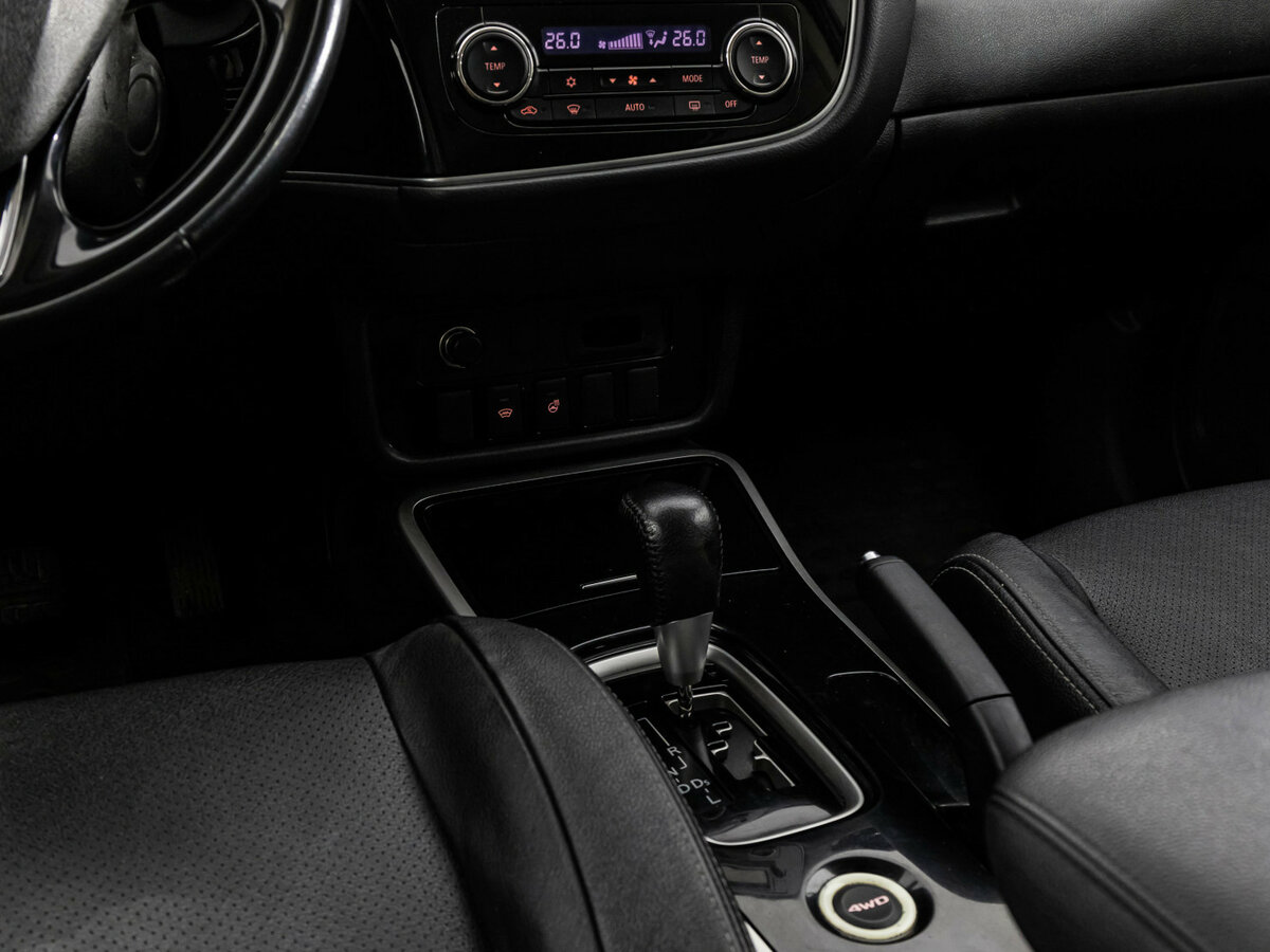 Купить Mitsubishi Outlander III Рестайлинг 2, 2017, 182 145 км, фото №10